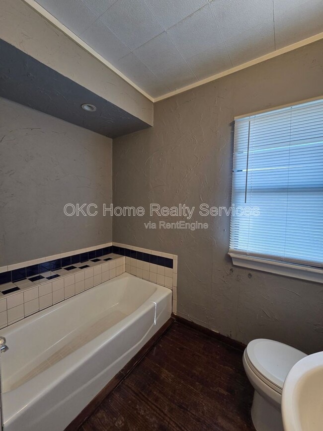 Building Photo - 2144 NW 36th St