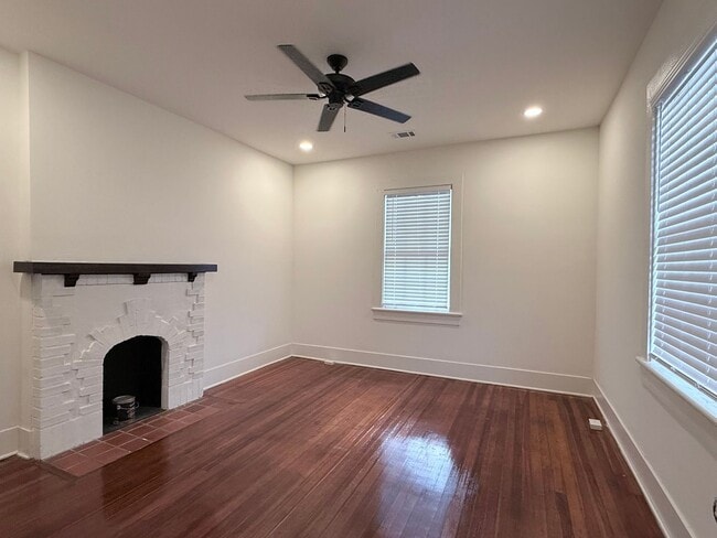 Building Photo - Beautiful Historic Home For Lease