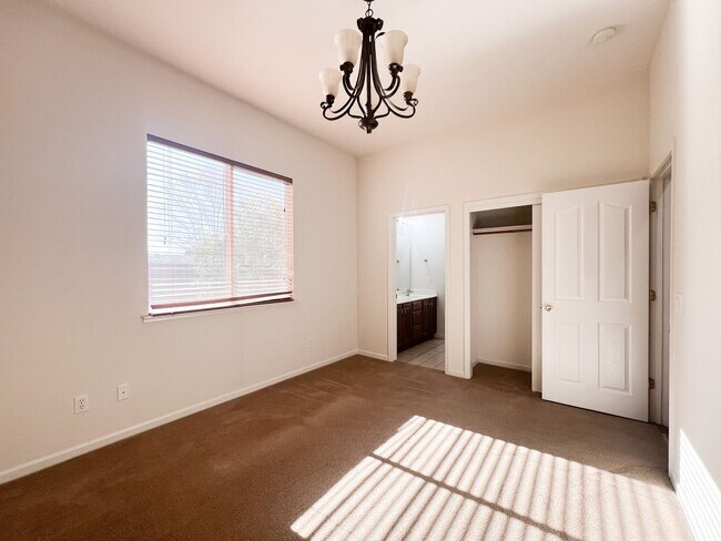 Building Photo - Spacious Single Story Three Bedroom Home