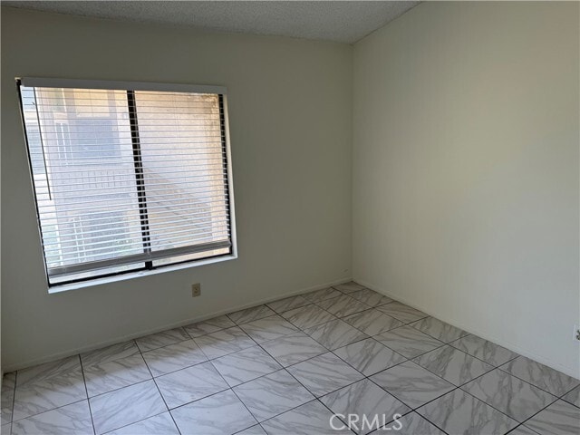 Building Photo - 1150 S Meadow Ln