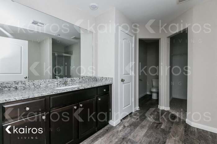 Building Photo - 316 E Georgia Terrace