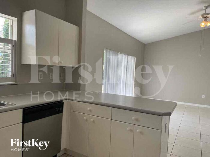 Building Photo - 11524 SW 152nd Ct