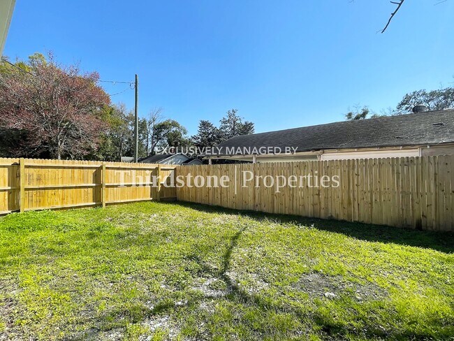 Building Photo - 728 Shearer Ave