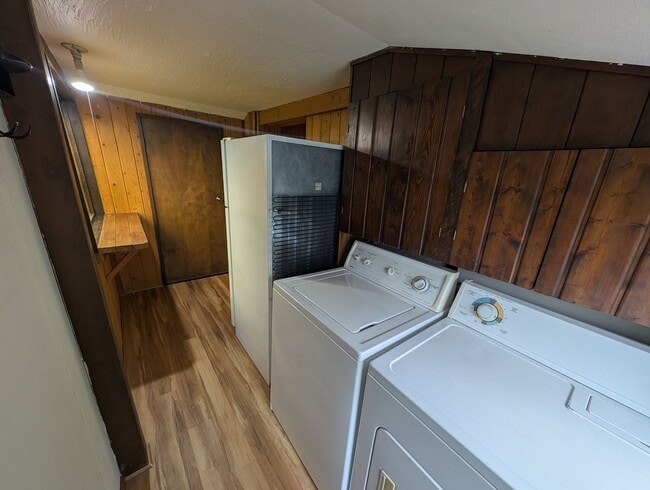 Building Photo - Rent Your Own Oasis! Available Now!