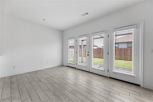 Building Photo - 2090 Wildflower Dr