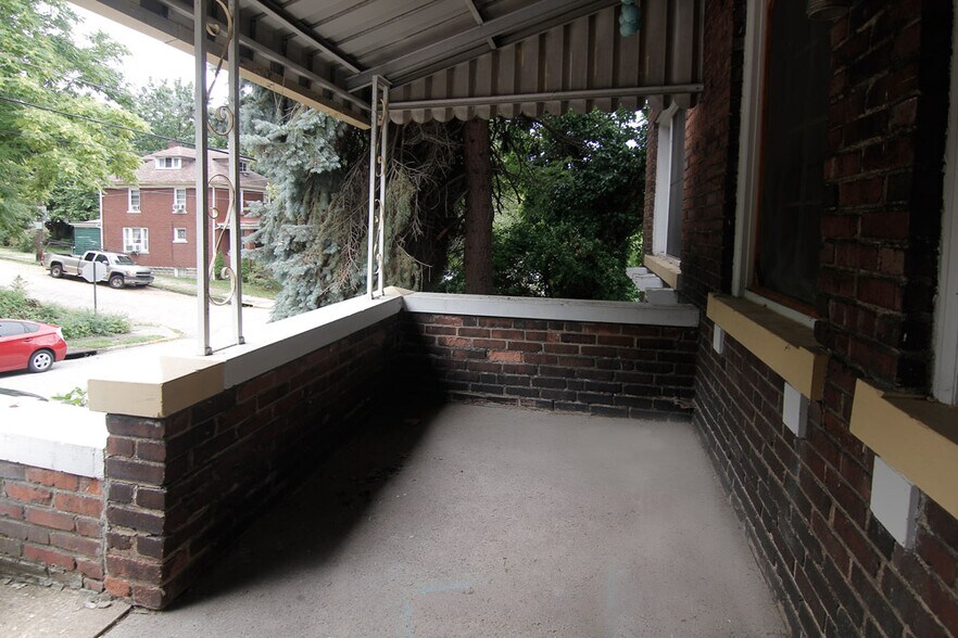 Building Photo - 8001 Saint Lawrence Ave