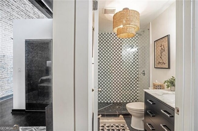 Building Photo - 650 Glen Iris Dr NE