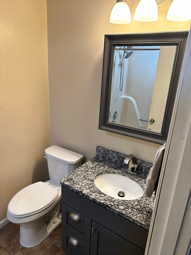Building Photo - 6415 Bayard Park Dr