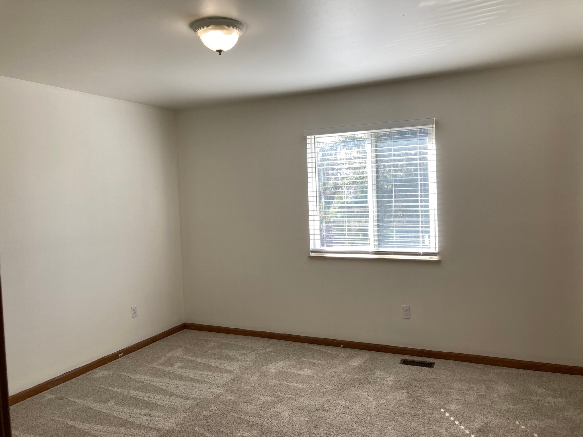 Building Photo - 6155 Porter Rd