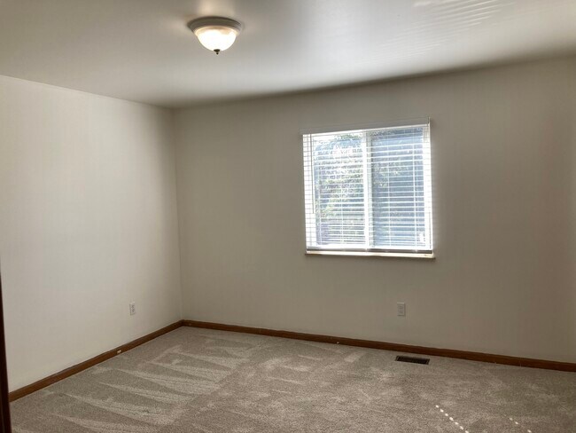 Building Photo - 6155 Porter Rd