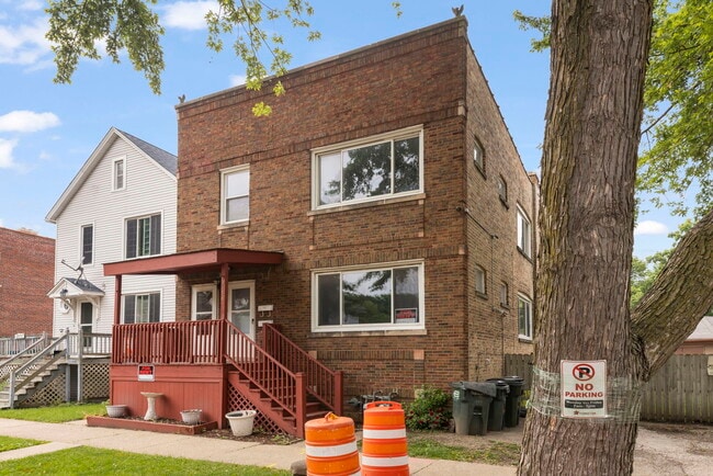 Primary Photo - 9118 Lincoln Ave
