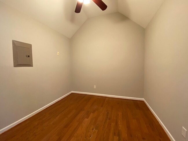 Building Photo - Townhome for Rent in Bessemer! Available t...