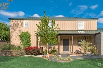 Building Photo - 633 Rose Garden Dr