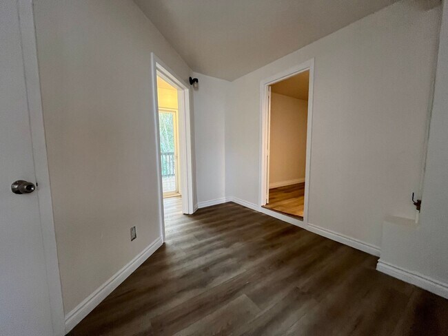 Building Photo - 3205-3207 42nd St.