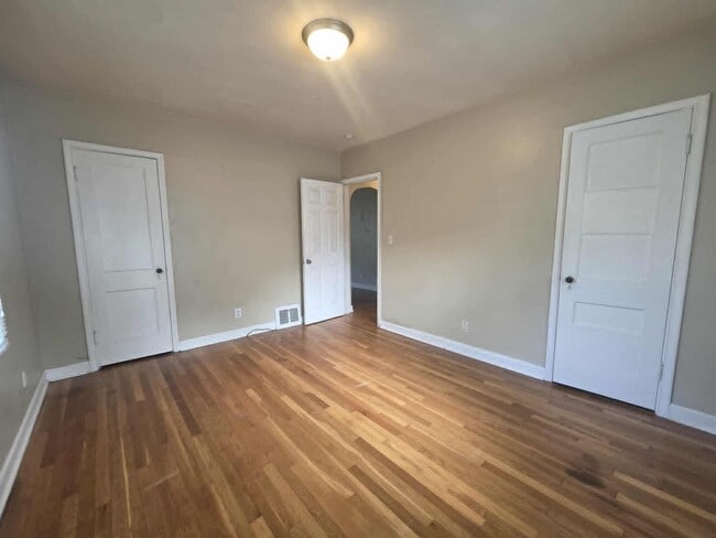 Building Photo - Spacious home for rent!