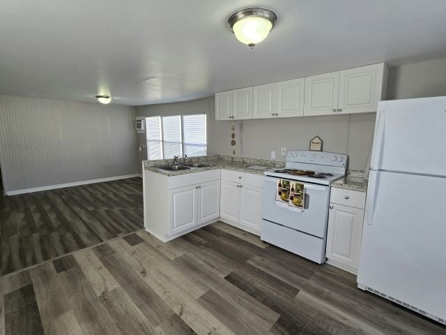 Building Photo - 4943 E Hillsborough Ave