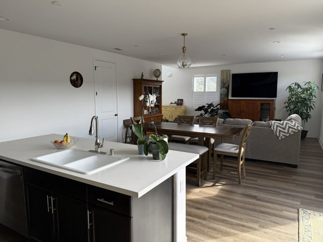 Building Photo - Gorgeous 4 bed, 2.5 bath in the Rice Ranch Community