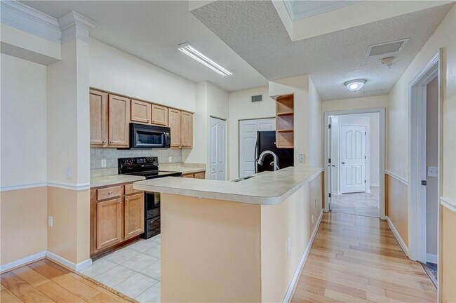 Building Photo - 9833 Baywinds Blvd