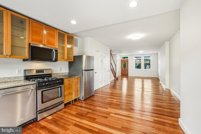 Building Photo - 1949 H St NE