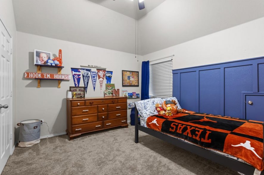 Room #4 - 2229 Miranda Pl