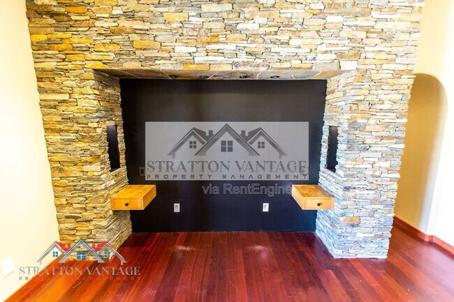 Building Photo - 39614 N 7th St