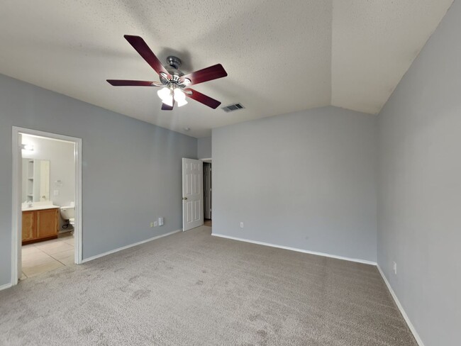 Building Photo - Lovely home in Lake Worth ISD!