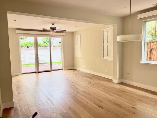 Building Photo - 212 Shumway Ln