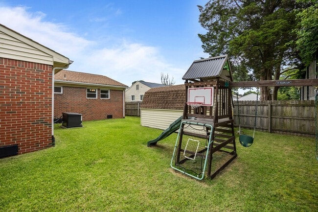 Building Photo - Spacious Virginia Beach Home for Rent – 3 ...