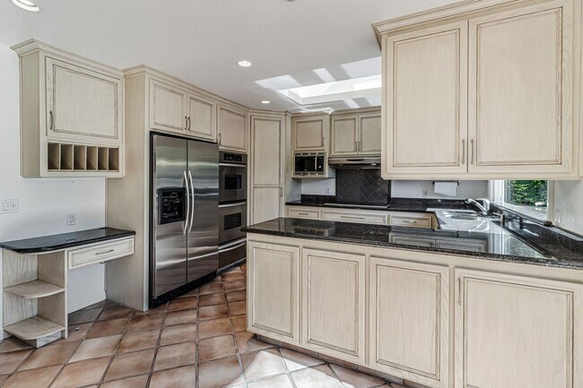 Building Photo - Spacious Saratoga Home with Great Outdoor ...