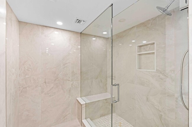 Building Photo - 400 N Flagler Dr