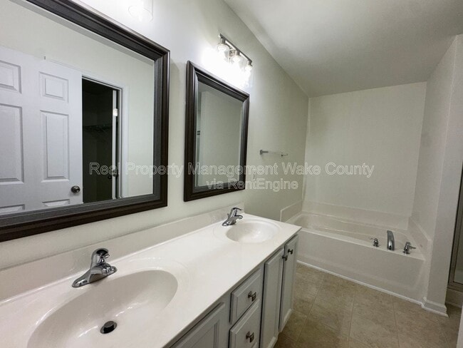 Building Photo - 8215 Martello Ln