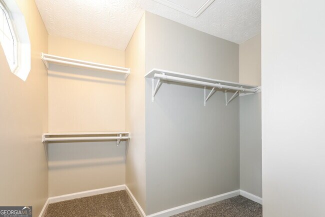 Building Photo - 9199 Fairway Ct