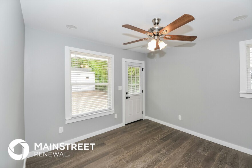 Building Photo - 704 Marswen Dr