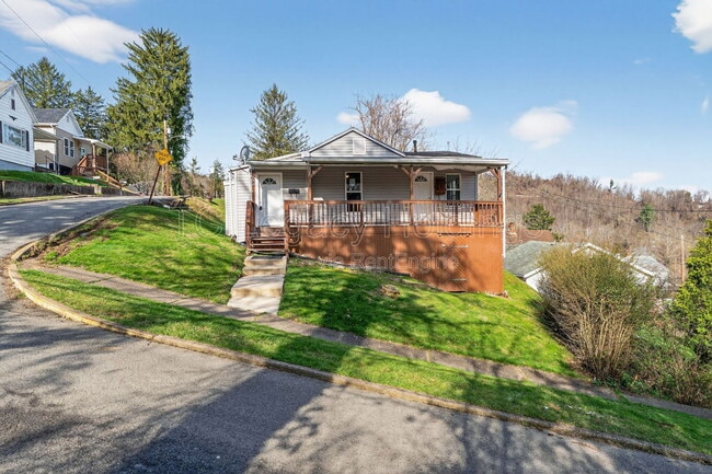 Building Photo - 134 Quincey St