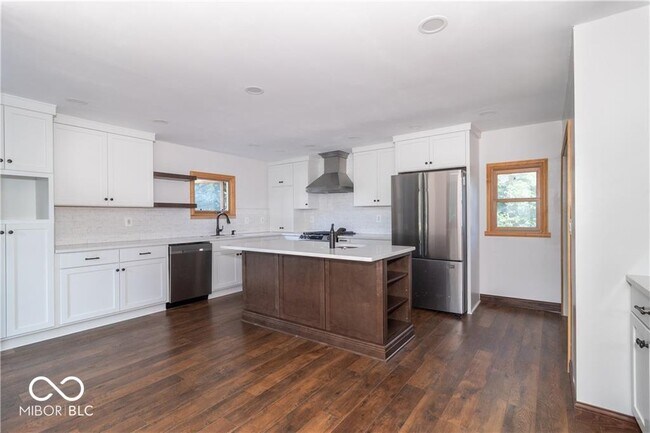 Building Photo - 404 N State St