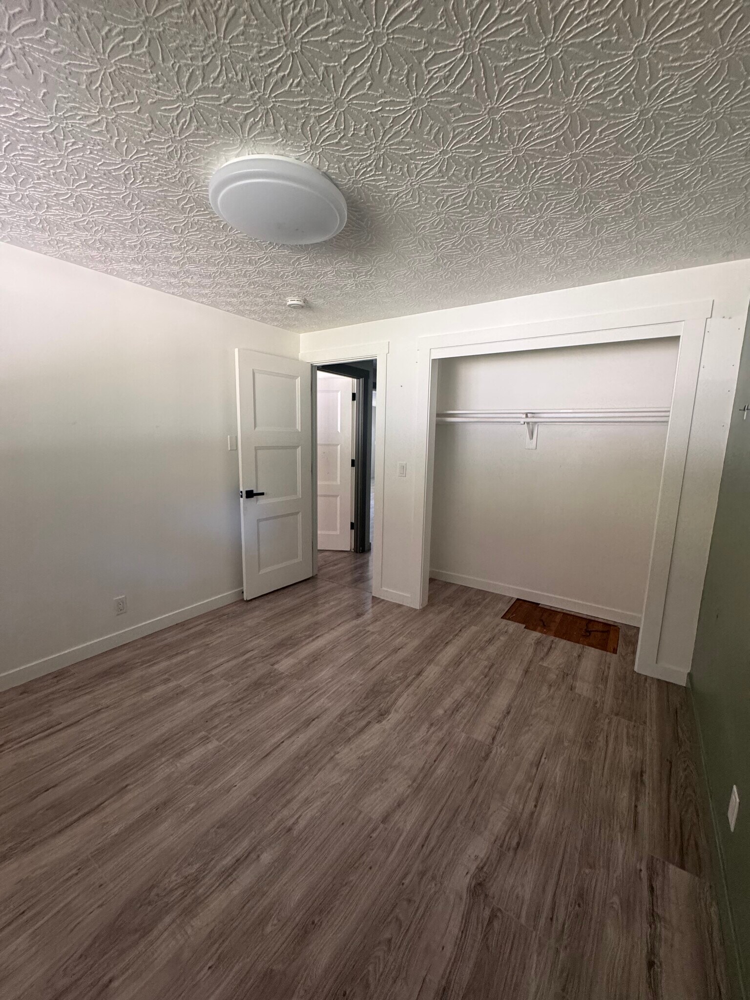 Building Photo - 1805 SE Anspach St