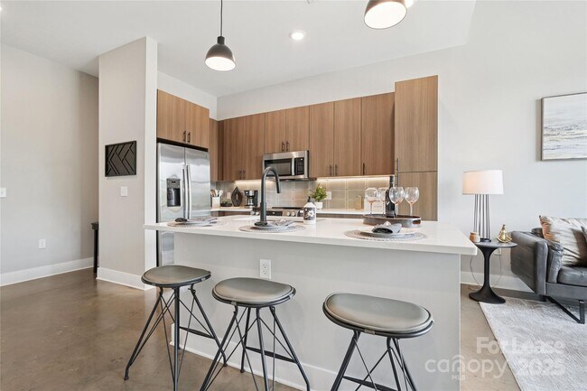 Building Photo - 110 Razades Wy