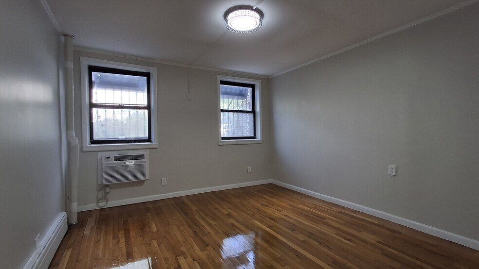 Bedroom - 330 Hudson St