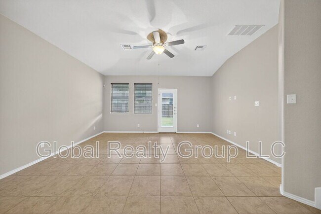 Building Photo - 10405 Macarthur Way