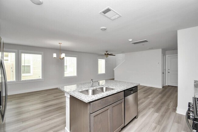 Building Photo - 20519 Prairie Cypress Dr