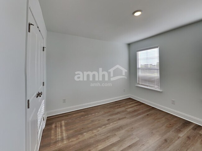 Building Photo - 212 Argea Dr
