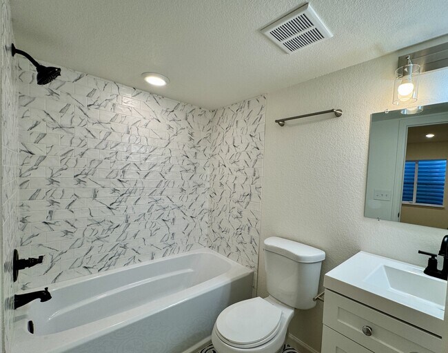 Building Photo - 25980 E Davies Dr