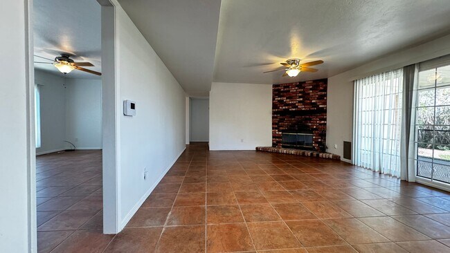 Building Photo - Eastside (Broadway/Harrison) 3 bedroom, 2 bath home, 2 car garage with workshop/storage, a/c and ...