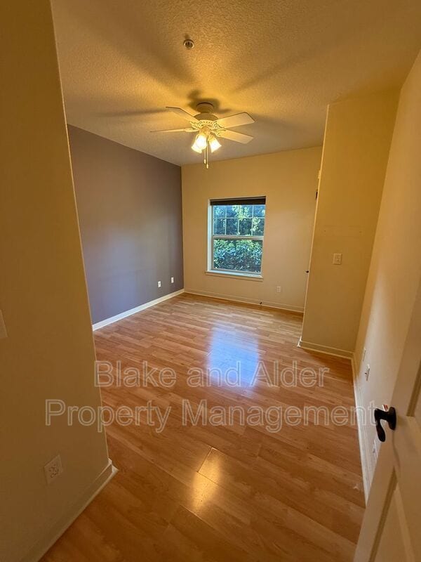 Building Photo - 8758 NE Delamere Way