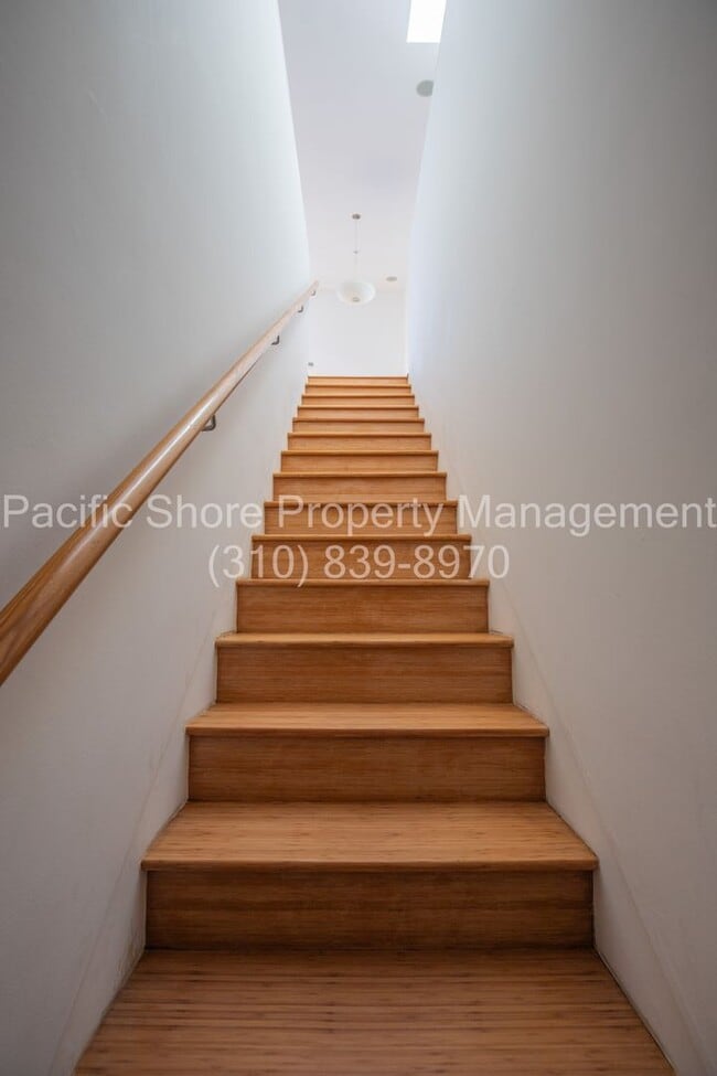 Building Photo - 543 Rose Ave