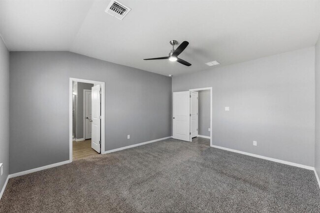 Building Photo - 100 Javans Nest