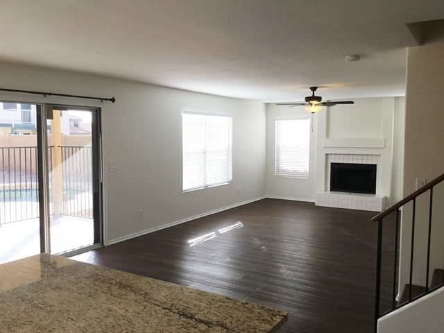 Building Photo - 15439 S 45th St