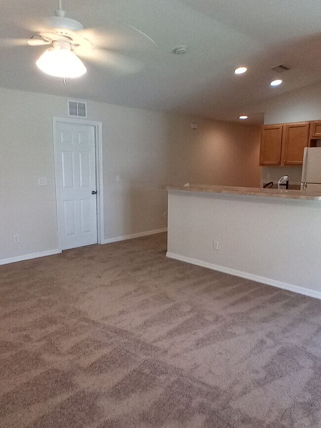 Building Photo - Cute and Quiet Country Living