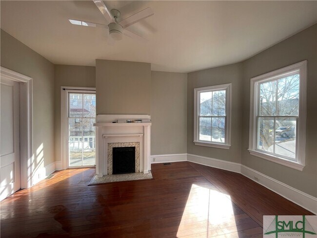 Building Photo - 320 E 31st St