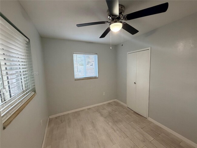 Building Photo - 1320 N 69th Way